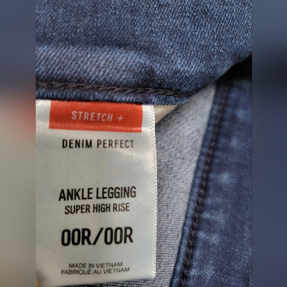 Express. Denim Jeans. Super High Rise Ankle Leggings.  Size 00 Regular. - Picture 4 of 5